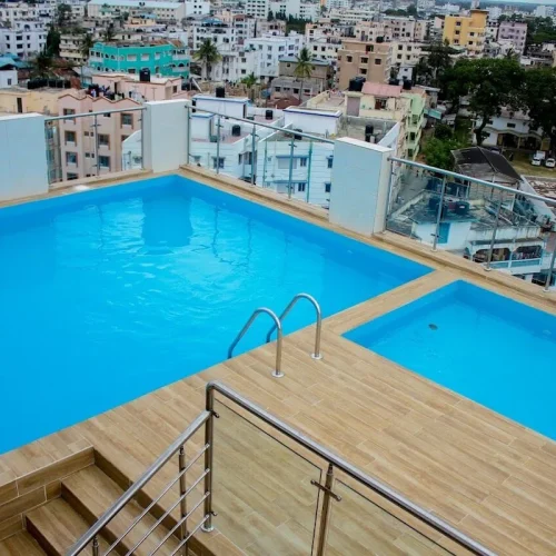 Rooftop-Swimming-Pool